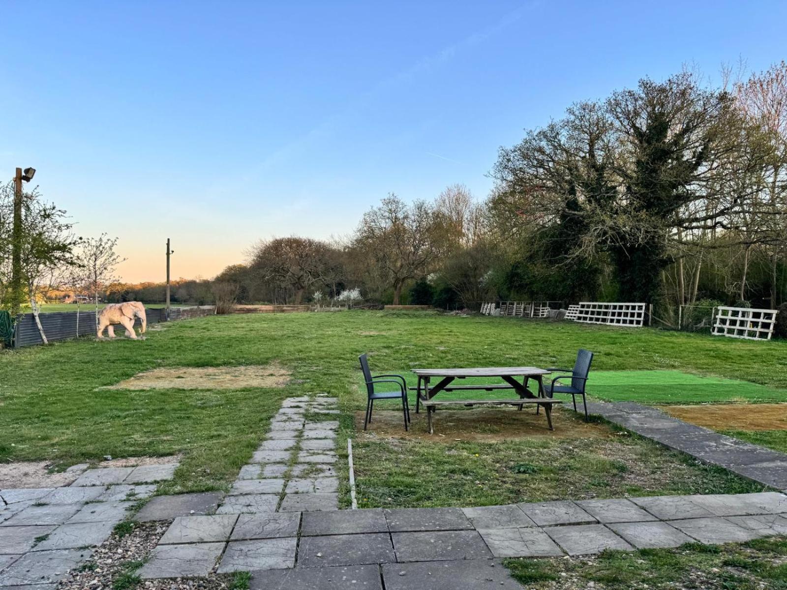 ホテル The Bell And Bottle Hedgerley エクステリア 写真